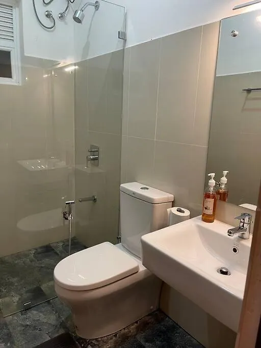 Air Conditioned 3 Bed Home! Nugegoda Daire