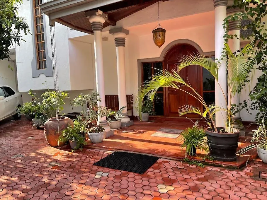 Air Conditioned 3 Bed Home! Nugegoda